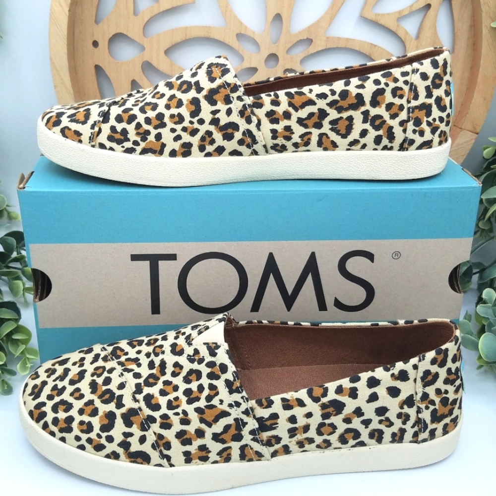 Leopard Print Slip on Flats Sneakers Toms Avalon New, Size 6